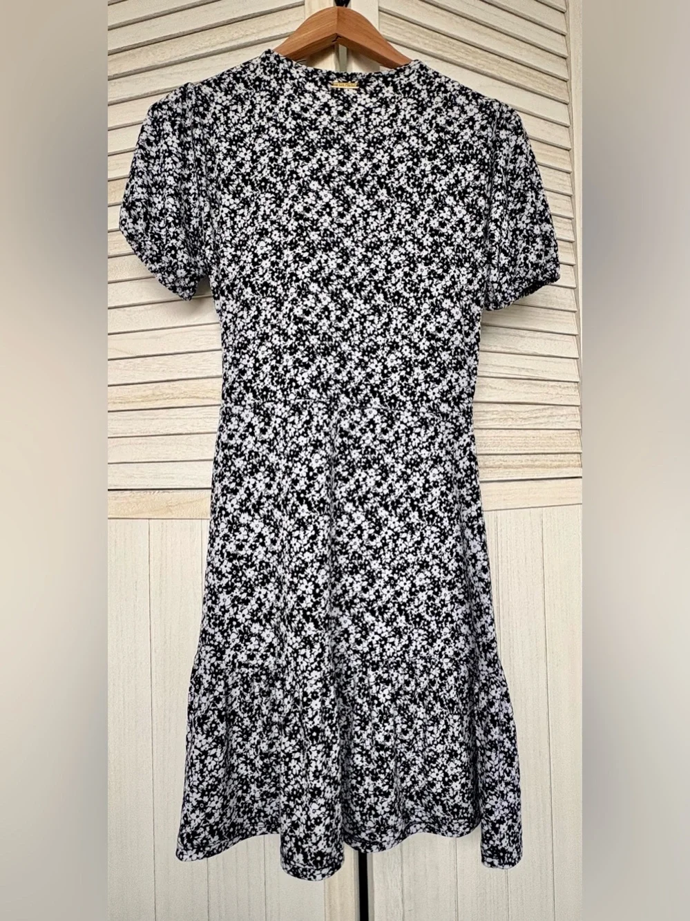 Michael Kors NWT Floral Wrap Dress Small Black White Puff Sleeve MSRP $110